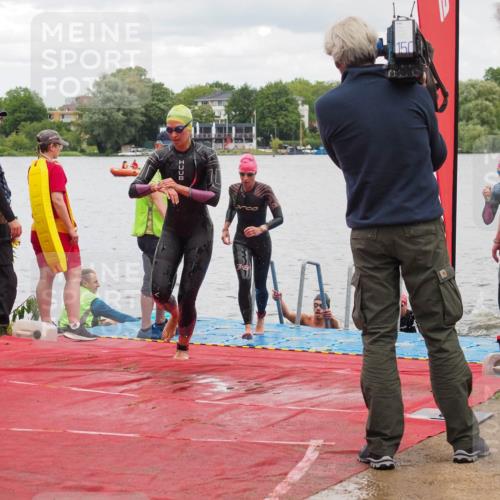 16.06.2024 - 7 Türme Triathlon KatJ http://msf.ph/oto/6320643 16.06.2024 12:08:16 Schwimmen 440, 457, 544, 565 meine-sportfotos.de
