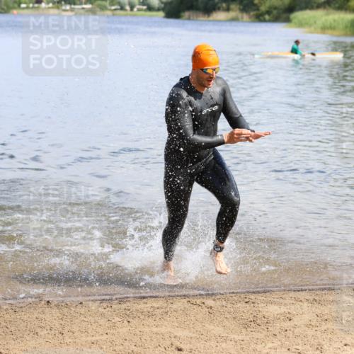 16.06.2024 - 26. Vierlanden-Triathlon Strokosch-Dieckow http://msf.ph/oto/6320653 16.06.2024 10:54:00 Schwimmen 241, 263, 241, 263 meine-sportfotos.de