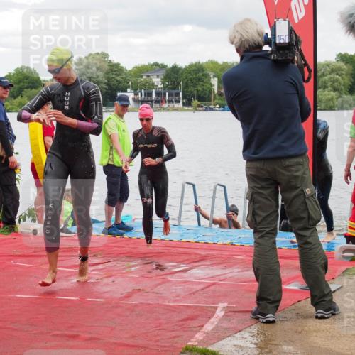16.06.2024 - 7 Türme Triathlon KatJ http://msf.ph/oto/6320656 16.06.2024 12:08:17 Schwimmen 440, 457, 544, 565 meine-sportfotos.de