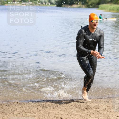 16.06.2024 - 26. Vierlanden-Triathlon Strokosch-Dieckow http://msf.ph/oto/6320686 16.06.2024 10:54:00 Schwimmen 241, 263, 241, 263 meine-sportfotos.de