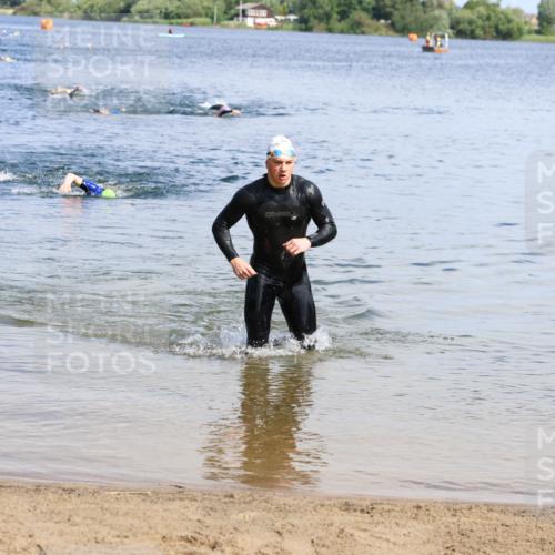 16.06.2024 - 26. Vierlanden-Triathlon Strokosch-Dieckow http://msf.ph/oto/6320693 16.06.2024 10:54:22 Schwimmen 266, 266 meine-sportfotos.de