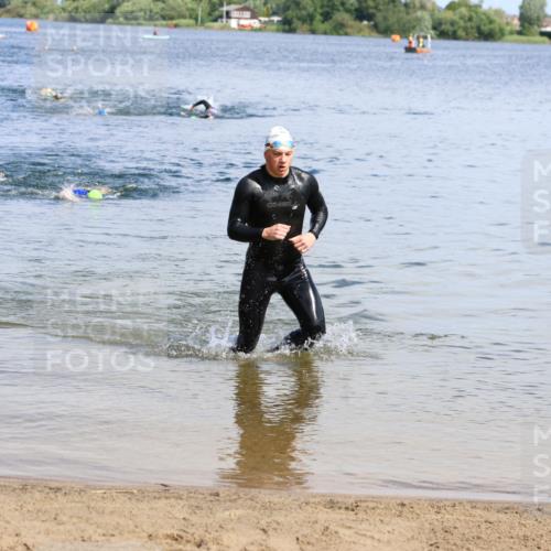 16.06.2024 - 26. Vierlanden-Triathlon Strokosch-Dieckow http://msf.ph/oto/6320705 16.06.2024 10:54:22 Schwimmen 266, 266 meine-sportfotos.de
