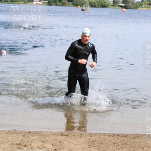 16.06.2024 - 26. Vierlanden-Triathlon Strokosch-Dieckow http://msf.ph/oto/6320739 16.06.2024 10:54:23 Schwimmen 266, 266 meine-sportfotos.de