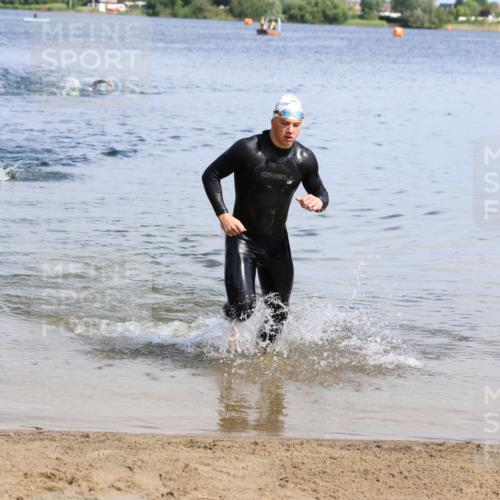 16.06.2024 - 26. Vierlanden-Triathlon Strokosch-Dieckow http://msf.ph/oto/6320754 16.06.2024 10:54:24 Schwimmen 266, 266 meine-sportfotos.de