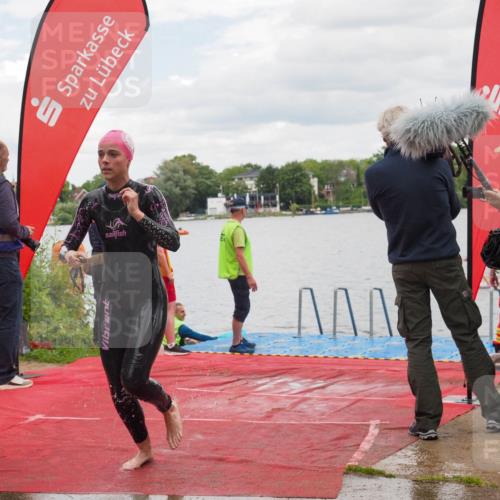 16.06.2024 - 7 Türme Triathlon KatJ http://msf.ph/oto/6320782 16.06.2024 12:08:30 Schwimmen 57, 66, 457, 483 meine-sportfotos.de