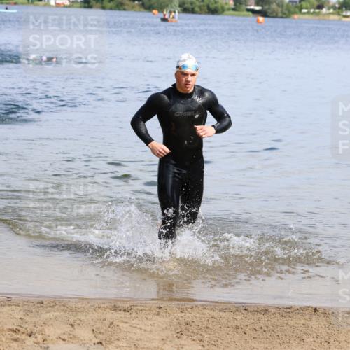 16.06.2024 - 26. Vierlanden-Triathlon Strokosch-Dieckow http://msf.ph/oto/6320785 16.06.2024 10:54:24 Schwimmen 266, 266 meine-sportfotos.de