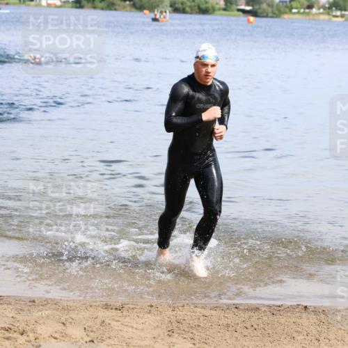 16.06.2024 - 26. Vierlanden-Triathlon Strokosch-Dieckow http://msf.ph/oto/6320823 16.06.2024 10:54:24 Schwimmen 266, 266 meine-sportfotos.de