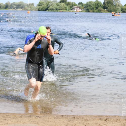 16.06.2024 - 26. Vierlanden-Triathlon Strokosch-Dieckow http://msf.ph/oto/6320867 16.06.2024 10:54:35 Schwimmen 266, 273, 305, 331, 266, 273, 305, 331 meine-sportfotos.de