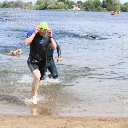 16.06.2024 - 26. Vierlanden-Triathlon Strokosch-Dieckow http://msf.ph/oto/6320882 16.06.2024 10:54:36 Schwimmen 266, 273, 305, 331, 266, 273, 305, 331 meine-sportfotos.de