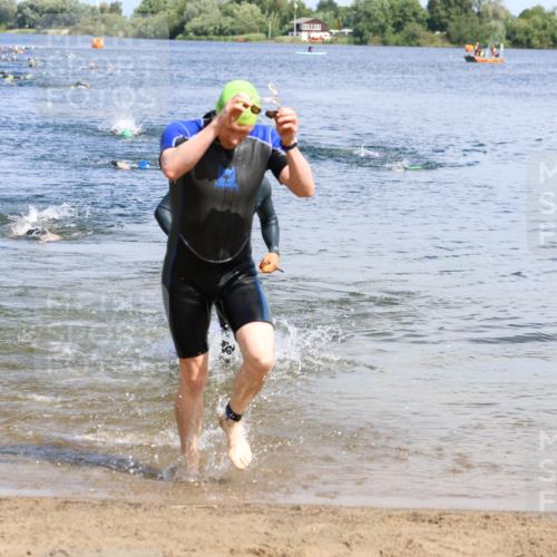 16.06.2024 - 26. Vierlanden-Triathlon Strokosch-Dieckow http://msf.ph/oto/6320939 16.06.2024 10:54:36 Schwimmen 266, 273, 305, 331, 266, 273, 305, 331 meine-sportfotos.de