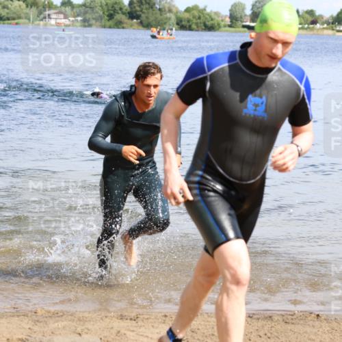 16.06.2024 - 26. Vierlanden-Triathlon Strokosch-Dieckow http://msf.ph/oto/6320988 16.06.2024 10:54:37 Schwimmen 266, 273, 305, 331, 266, 273, 305, 331 meine-sportfotos.de