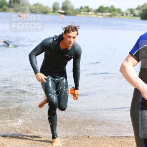 16.06.2024 - 26. Vierlanden-Triathlon Strokosch-Dieckow http://msf.ph/oto/6321029 16.06.2024 10:54:38 Schwimmen 273, 305, 331, 273, 305, 331 meine-sportfotos.de