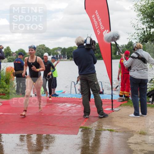 16.06.2024 - 7 Türme Triathlon KatJ http://msf.ph/oto/6321043 16.06.2024 12:09:21 Schwimmen 62, 65, 79, 473, 562, 605 meine-sportfotos.de