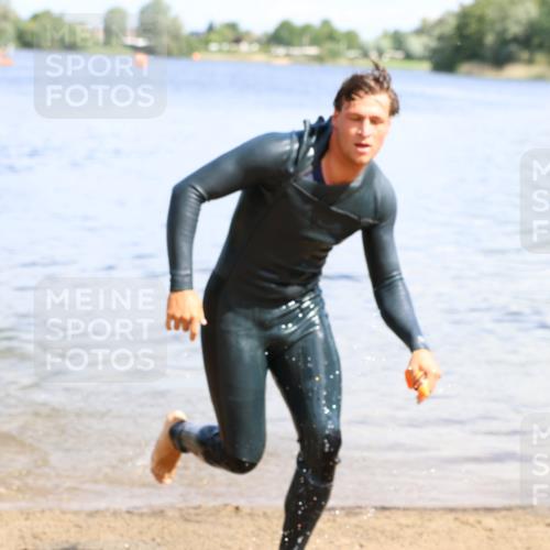 16.06.2024 - 26. Vierlanden-Triathlon Strokosch-Dieckow http://msf.ph/oto/6321064 16.06.2024 10:54:38 Schwimmen 273, 305, 331, 273, 305, 331 meine-sportfotos.de