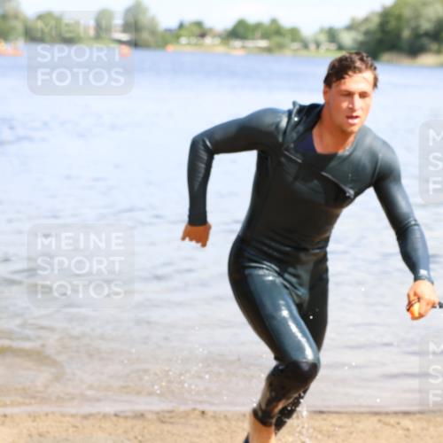 16.06.2024 - 26. Vierlanden-Triathlon Strokosch-Dieckow http://msf.ph/oto/6321078 16.06.2024 10:54:38 Schwimmen 273, 305, 331, 273, 305, 331 meine-sportfotos.de