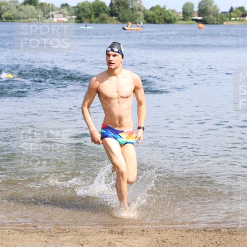 16.06.2024 - 26. Vierlanden-Triathlon Strokosch-Dieckow http://msf.ph/oto/6321140 16.06.2024 10:54:43 Schwimmen 273, 305, 331, 273, 305, 331 meine-sportfotos.de