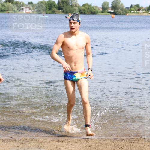 16.06.2024 - 26. Vierlanden-Triathlon Strokosch-Dieckow http://msf.ph/oto/6321180 16.06.2024 10:54:44 Schwimmen 273, 305, 331, 273, 305, 331 meine-sportfotos.de