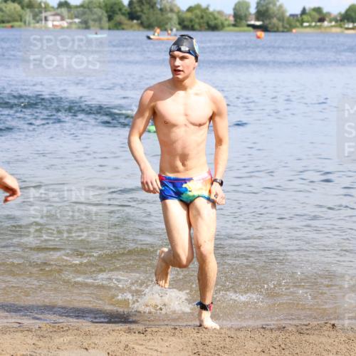 16.06.2024 - 26. Vierlanden-Triathlon Strokosch-Dieckow http://msf.ph/oto/6321205 16.06.2024 10:54:44 Schwimmen 273, 305, 331, 273, 305, 331 meine-sportfotos.de