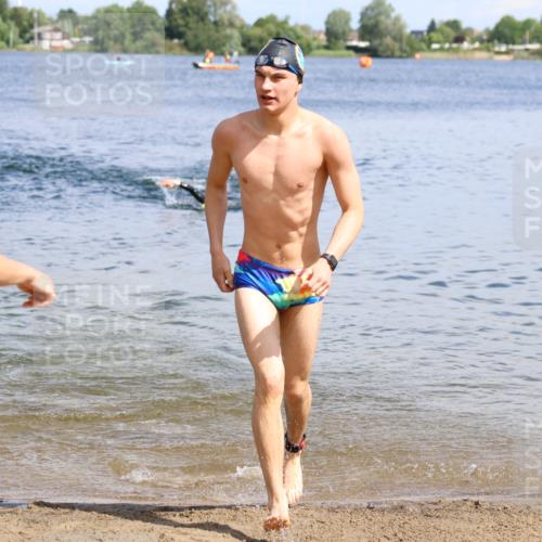 16.06.2024 - 26. Vierlanden-Triathlon Strokosch-Dieckow http://msf.ph/oto/6321244 16.06.2024 10:54:44 Schwimmen 273, 305, 331, 273, 305, 331 meine-sportfotos.de
