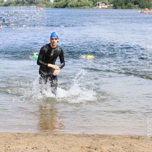 16.06.2024 - 26. Vierlanden-Triathlon Strokosch-Dieckow http://msf.ph/oto/6321262 16.06.2024 10:54:55 Schwimmen 272, 273, 338, 272, 273, 338 meine-sportfotos.de