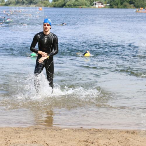 16.06.2024 - 26. Vierlanden-Triathlon Strokosch-Dieckow http://msf.ph/oto/6321293 16.06.2024 10:54:56 Schwimmen 272, 338, 343, 272, 338, 343 meine-sportfotos.de