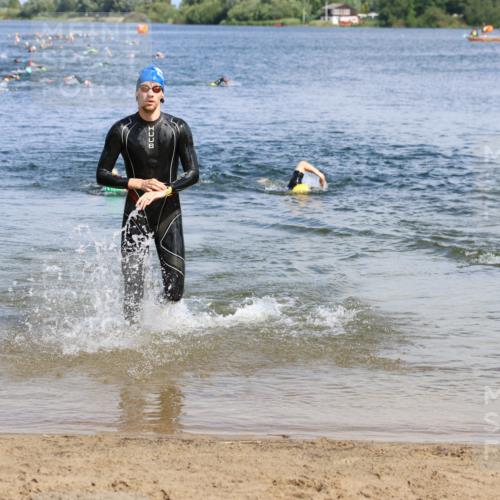 16.06.2024 - 26. Vierlanden-Triathlon Strokosch-Dieckow http://msf.ph/oto/6321311 16.06.2024 10:54:56 Schwimmen 272, 338, 343, 272, 338, 343 meine-sportfotos.de