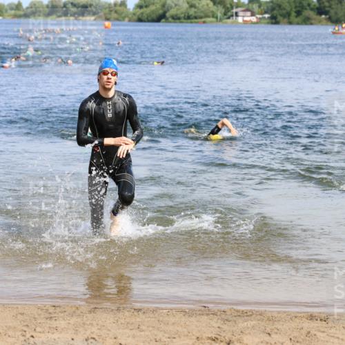 16.06.2024 - 26. Vierlanden-Triathlon Strokosch-Dieckow http://msf.ph/oto/6321334 16.06.2024 10:54:56 Schwimmen 272, 338, 343, 272, 338, 343 meine-sportfotos.de