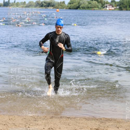 16.06.2024 - 26. Vierlanden-Triathlon Strokosch-Dieckow http://msf.ph/oto/6321356 16.06.2024 10:54:56 Schwimmen 272, 338, 343, 272, 338, 343 meine-sportfotos.de