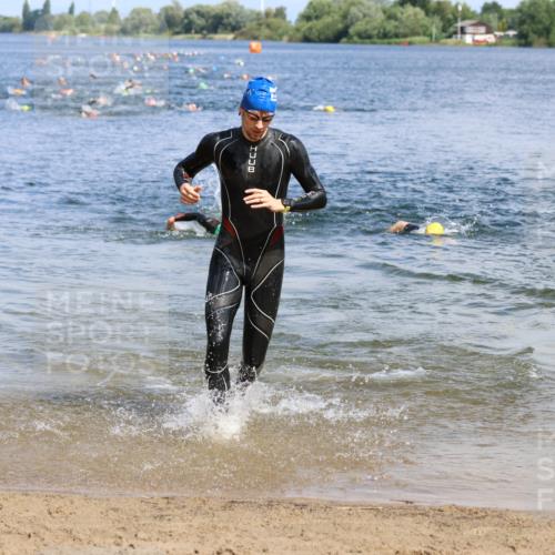 16.06.2024 - 26. Vierlanden-Triathlon Strokosch-Dieckow http://msf.ph/oto/6321374 16.06.2024 10:54:56 Schwimmen 272, 338, 343, 272, 338, 343 meine-sportfotos.de