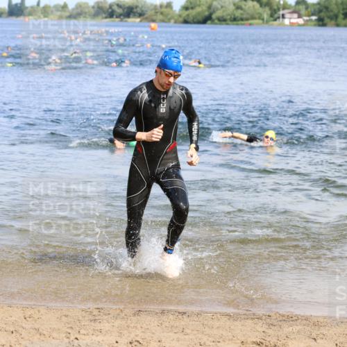16.06.2024 - 26. Vierlanden-Triathlon Strokosch-Dieckow http://msf.ph/oto/6321412 16.06.2024 10:54:57 Schwimmen 272, 338, 343, 272, 338, 343 meine-sportfotos.de