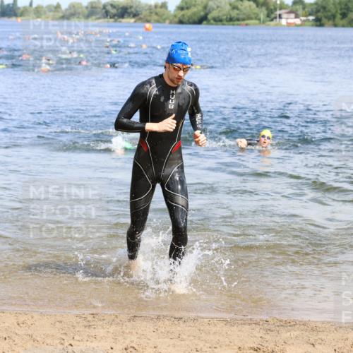 16.06.2024 - 26. Vierlanden-Triathlon Strokosch-Dieckow http://msf.ph/oto/6321426 16.06.2024 10:54:57 Schwimmen 272, 338, 343, 272, 338, 343 meine-sportfotos.de