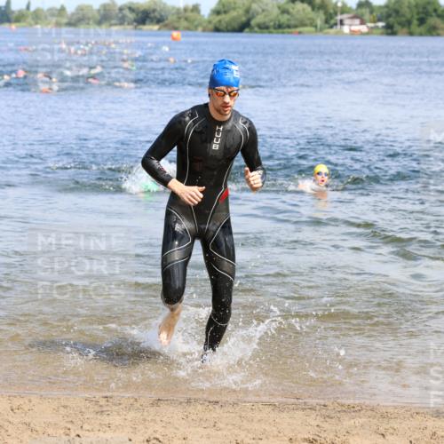 16.06.2024 - 26. Vierlanden-Triathlon Strokosch-Dieckow http://msf.ph/oto/6321445 16.06.2024 10:54:57 Schwimmen 272, 338, 343, 272, 338, 343 meine-sportfotos.de