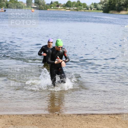 16.06.2024 - 26. Vierlanden-Triathlon Strokosch-Dieckow http://msf.ph/oto/6321466 16.06.2024 10:54:58 Schwimmen 243, 272, 332, 338, 343, 243, 272, 332, 338, 343 meine-sportfotos.de