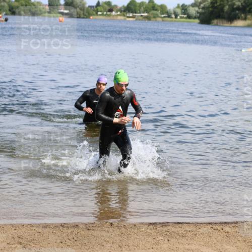 16.06.2024 - 26. Vierlanden-Triathlon Strokosch-Dieckow http://msf.ph/oto/6321492 16.06.2024 10:54:58 Schwimmen 243, 272, 332, 338, 343, 243, 272, 332, 338, 343 meine-sportfotos.de