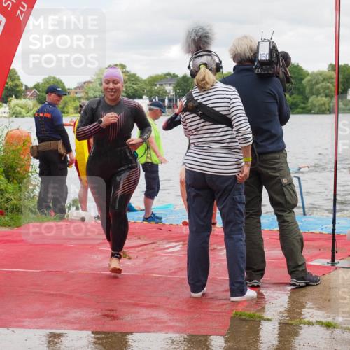 16.06.2024 - 7 Türme Triathlon KatJ http://msf.ph/oto/6321548 16.06.2024 12:10:17 Schwimmen 78, 313, 453, 467, 474, 500, 502, 555 meine-sportfotos.de