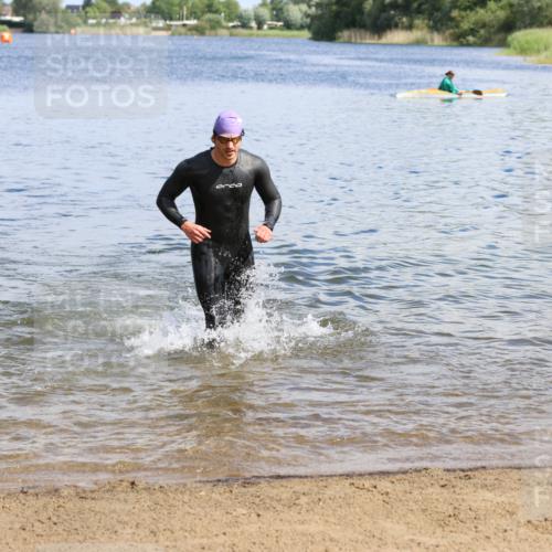 16.06.2024 - 26. Vierlanden-Triathlon Strokosch-Dieckow http://msf.ph/oto/6321554 16.06.2024 10:55:02 Schwimmen 243, 272, 332, 338, 343, 243, 272, 332, 338, 343 meine-sportfotos.de