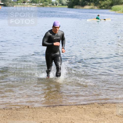 16.06.2024 - 26. Vierlanden-Triathlon Strokosch-Dieckow http://msf.ph/oto/6321632 16.06.2024 10:55:02 Schwimmen 243, 272, 332, 338, 343, 243, 272, 332, 338, 343 meine-sportfotos.de