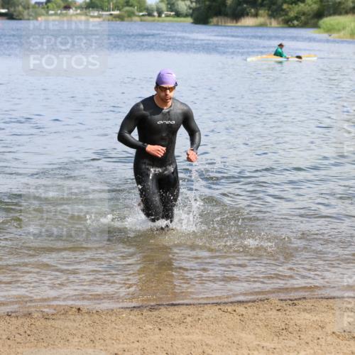 16.06.2024 - 26. Vierlanden-Triathlon Strokosch-Dieckow http://msf.ph/oto/6321652 16.06.2024 10:55:02 Schwimmen 243, 272, 332, 338, 343, 243, 272, 332, 338, 343 meine-sportfotos.de