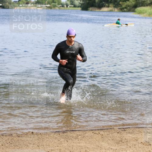 16.06.2024 - 26. Vierlanden-Triathlon Strokosch-Dieckow http://msf.ph/oto/6321671 16.06.2024 10:55:02 Schwimmen 243, 272, 332, 338, 343, 243, 272, 332, 338, 343 meine-sportfotos.de