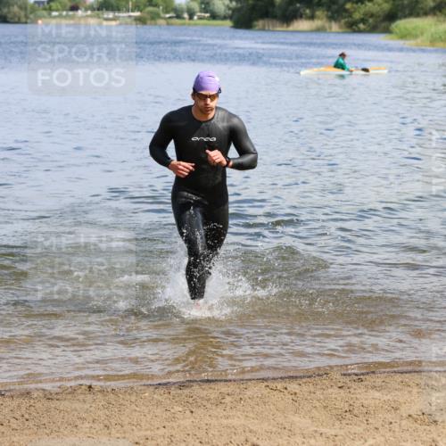 16.06.2024 - 26. Vierlanden-Triathlon Strokosch-Dieckow http://msf.ph/oto/6321693 16.06.2024 10:55:02 Schwimmen 243, 272, 332, 338, 343, 243, 272, 332, 338, 343 meine-sportfotos.de