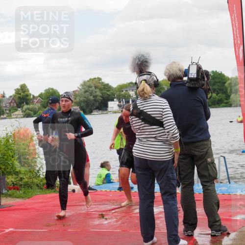 16.06.2024 - 7 Türme Triathlon KatJ http://msf.ph/oto/6321823 16.06.2024 12:10:58 Schwimmen 63, 71, 139, 312, 351, 354, 429, 434, 435, 453, 469, 471, 476, 499, 505, 566, 577 meine-sportfotos.de
