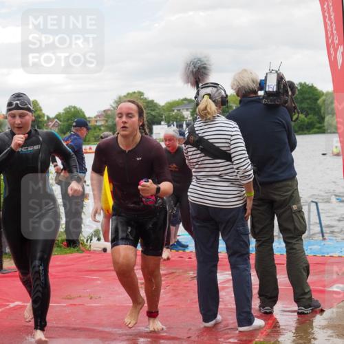 16.06.2024 - 7 Türme Triathlon KatJ http://msf.ph/oto/6321849 16.06.2024 12:10:59 Schwimmen 63, 71, 139, 299, 312, 351, 354, 429, 434, 435, 453, 469, 471, 476, 499, 505, 566, 577 meine-sportfotos.de