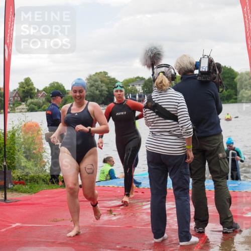 16.06.2024 - 7 Türme Triathlon KatJ http://msf.ph/oto/6321980 16.06.2024 12:11:10 Schwimmen 63, 71, 139, 299, 312, 351, 354, 429, 434, 435, 476, 499, 505, 566, 577 meine-sportfotos.de