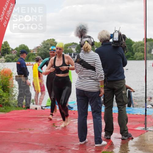 16.06.2024 - 7 Türme Triathlon KatJ http://msf.ph/oto/6322011 16.06.2024 12:11:15 Schwimmen 63, 71, 80, 299, 312, 351, 354, 429, 434, 435, 499, 505, 577 meine-sportfotos.de