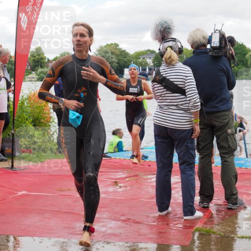 16.06.2024 - 7 Türme Triathlon KatJ http://msf.ph/oto/6322072 16.06.2024 12:11:21 Schwimmen 63, 71, 80, 299, 312, 351, 354, 429, 434, 435, 468, 499, 505, 577 meine-sportfotos.de