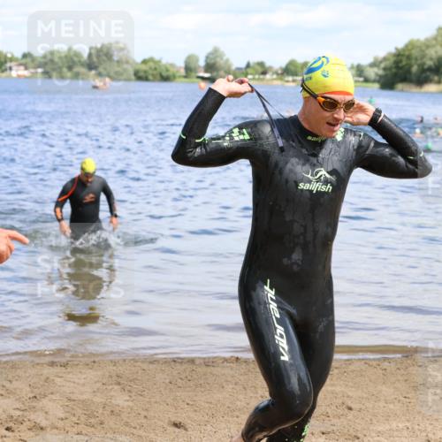 16.06.2024 - 26. Vierlanden-Triathlon Strokosch-Dieckow http://msf.ph/oto/6322081 16.06.2024 10:55:47 Schwimmen 233, 267, 294, 308, 321, 333, 450, 233, 267, 294, 308, 321, 333, 450 meine-sportfotos.de