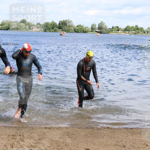 16.06.2024 - 26. Vierlanden-Triathlon Strokosch-Dieckow http://msf.ph/oto/6322099 16.06.2024 10:55:50 Schwimmen 233, 267, 293, 294, 308, 321, 333, 450, 233, 267, 293, 294, 308, 321, 333, 450 meine-sportfotos.de
