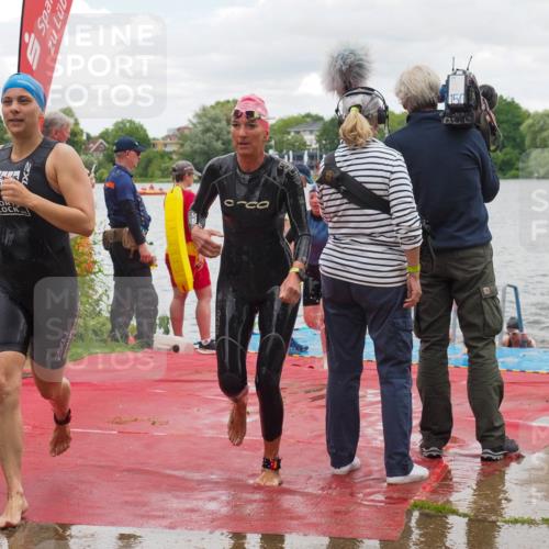 16.06.2024 - 7 Türme Triathlon KatJ http://msf.ph/oto/6322103 16.06.2024 12:11:23 Schwimmen 63, 71, 80, 299, 312, 351, 354, 429, 434, 435, 468, 499, 505, 577 meine-sportfotos.de
