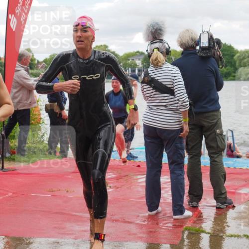 16.06.2024 - 7 Türme Triathlon KatJ http://msf.ph/oto/6322113 16.06.2024 12:11:23 Schwimmen 63, 71, 80, 299, 312, 351, 354, 429, 434, 435, 468, 499, 505, 577 meine-sportfotos.de