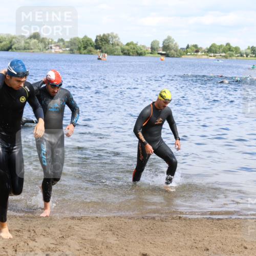 16.06.2024 - 26. Vierlanden-Triathlon Strokosch-Dieckow http://msf.ph/oto/6322143 16.06.2024 10:55:50 Schwimmen 233, 267, 293, 294, 308, 321, 333, 450, 233, 267, 293, 294, 308, 321, 333, 450 meine-sportfotos.de